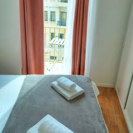 Modern 2bd Stylish With Balcony - Close To Saint Thomas Apartmán