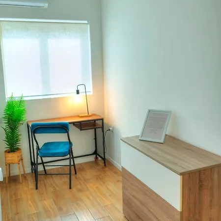 Апартаменты Modern 2bd Stylish With Balcony - Close To Saint Thomas Марсаскала